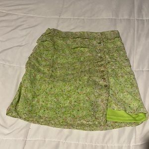 Green floral Lulus skirt. Part of matching set.